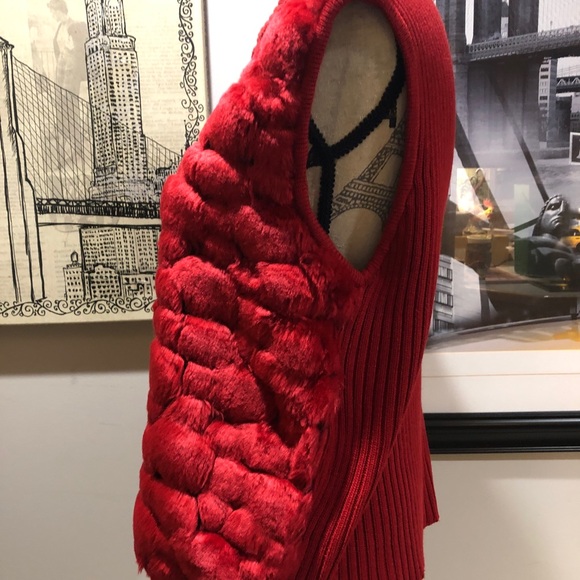 EUC Women’s Vintage Red Fur Vest - Picture 3 of 5